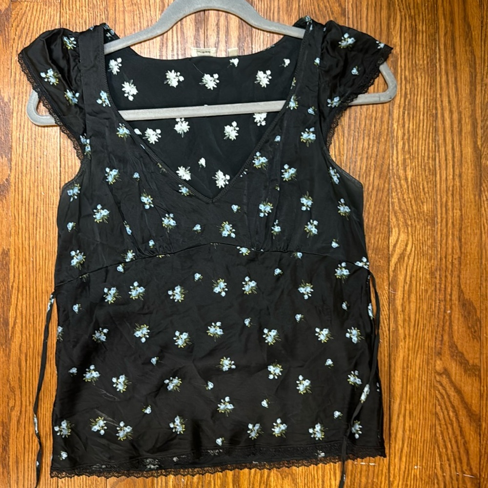 Aritzia Wilfred silk top